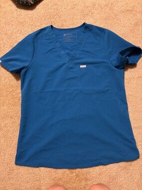 Figs Scrub Top